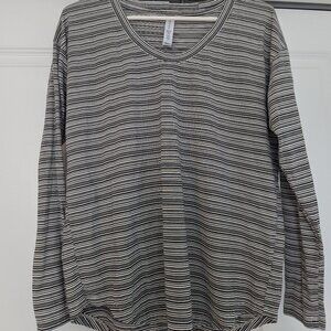 Athleta Women's Cloudlight Stratus Black & White Striped Longsleeve Sz M
